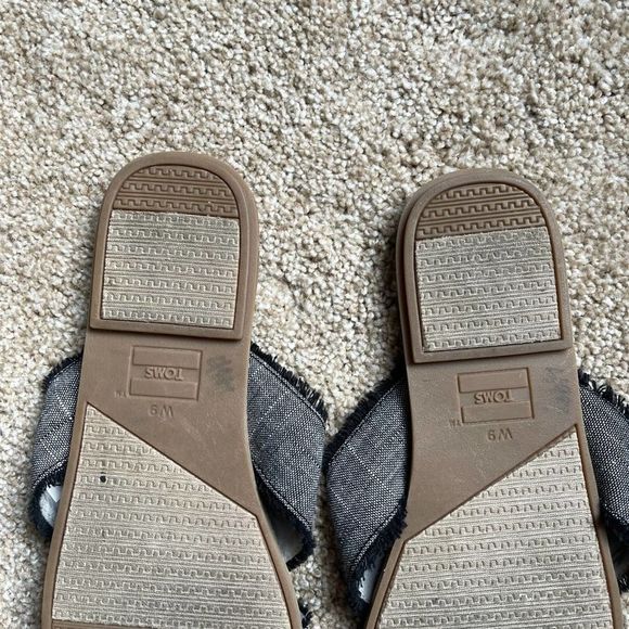 TOMS VIV Criss Cross Slides - Picture 6 of 8